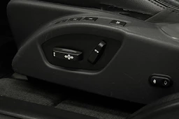 musta Volvo XC60 2016 kuva 12.