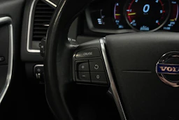 musta Volvo XC60 2016 kuva 14.
