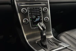 musta Volvo XC60 2016 kuva 16.