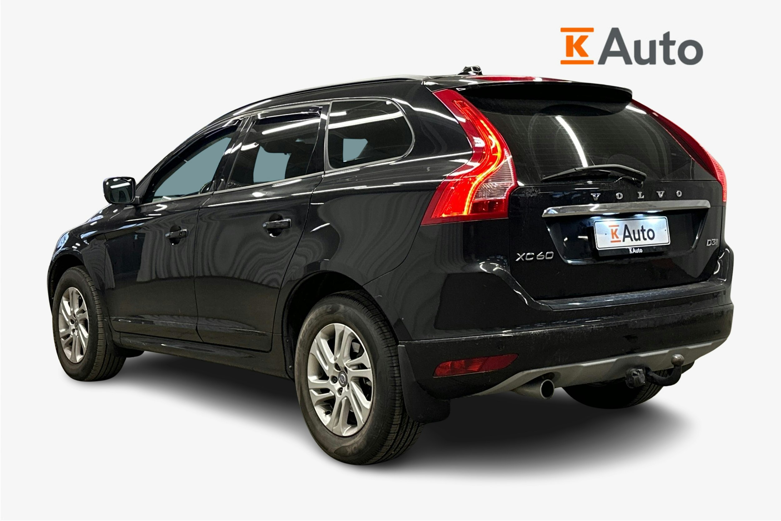 musta Volvo XC60 2017 kuva 2.