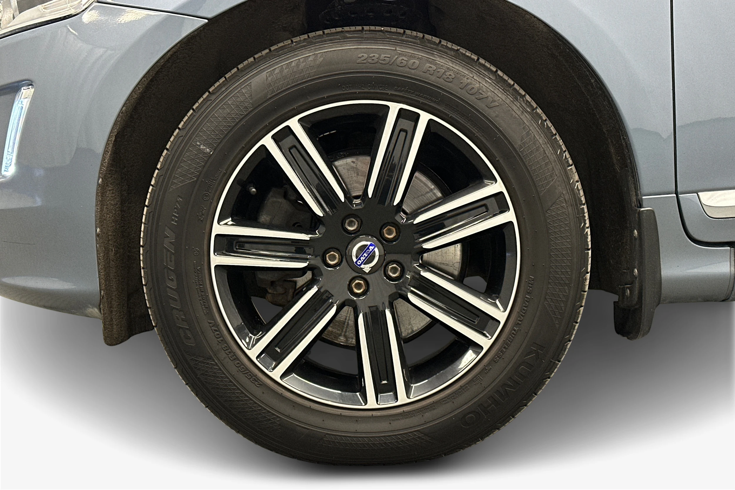 sininen Volvo XC60 2017 kuva 12.