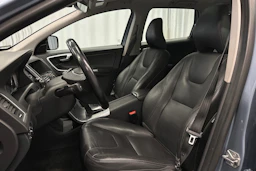 sininen Volvo XC60 2017 kuva 17.