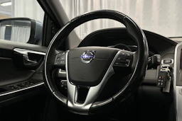 sininen Volvo XC60 2017 kuva 19.