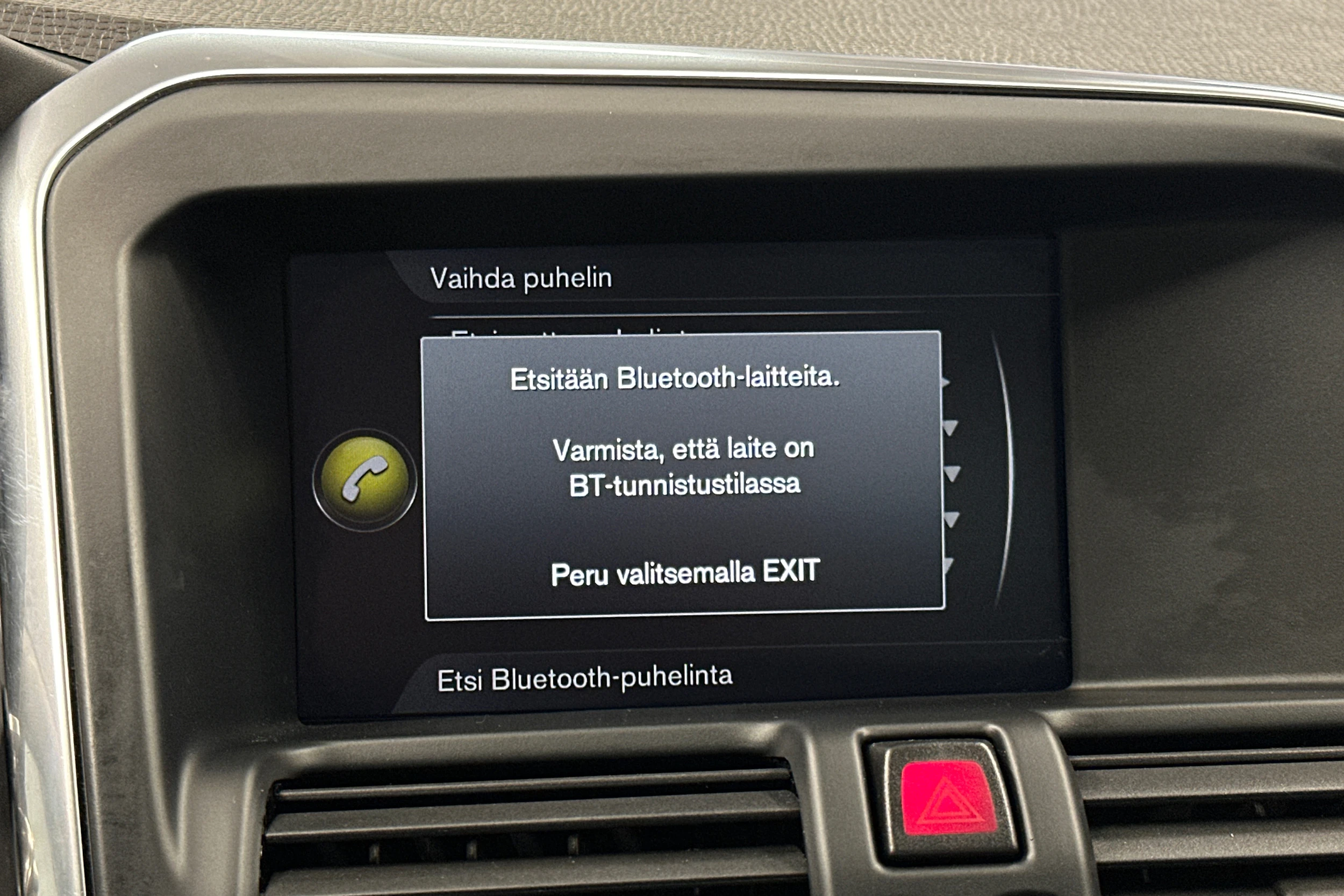 sininen Volvo XC60 2017 kuva 24.