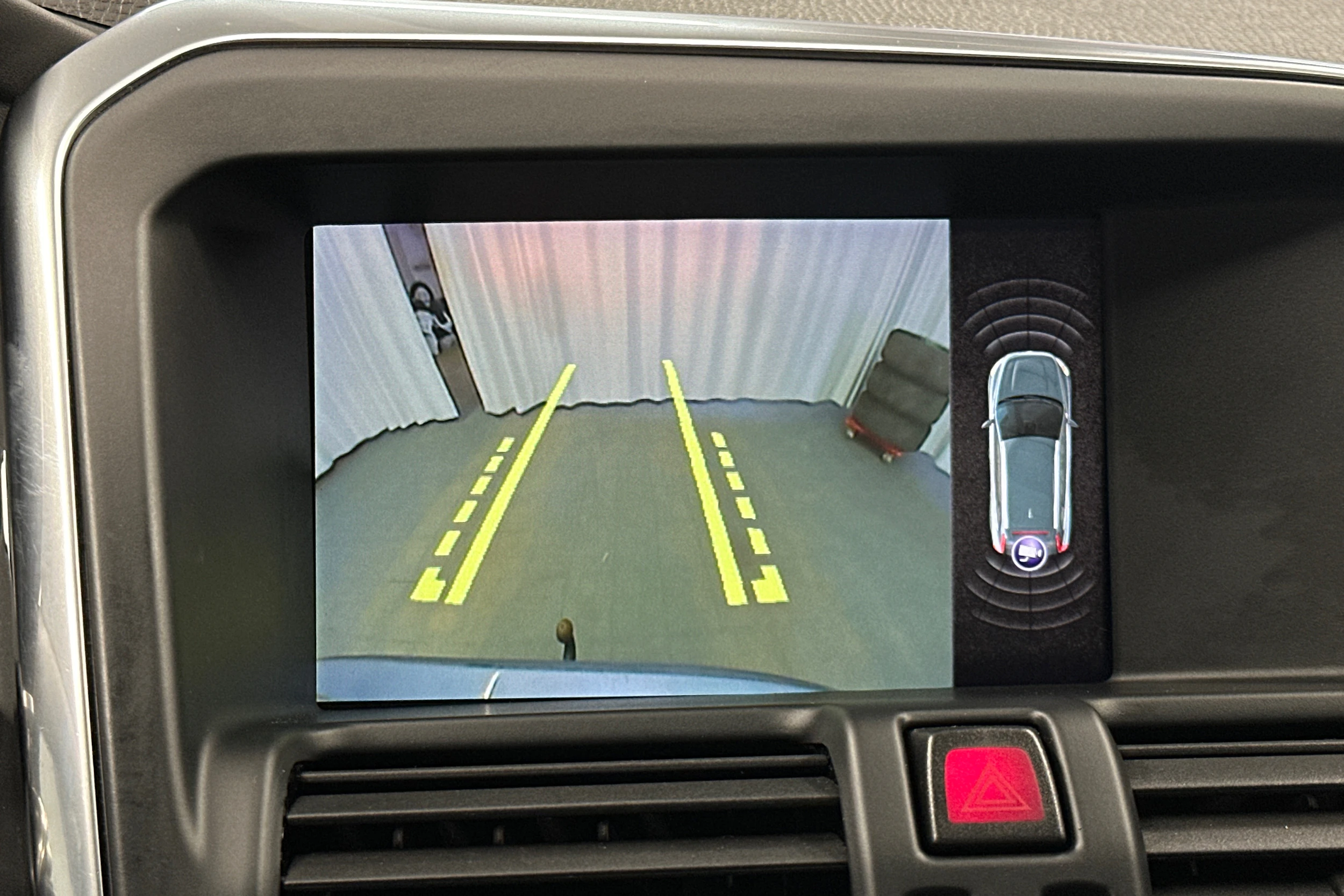 sininen Volvo XC60 2017 kuva 26.