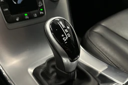 sininen Volvo XC60 2017 kuva 28.