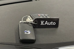 sininen Volvo XC60 2017 kuva 30.