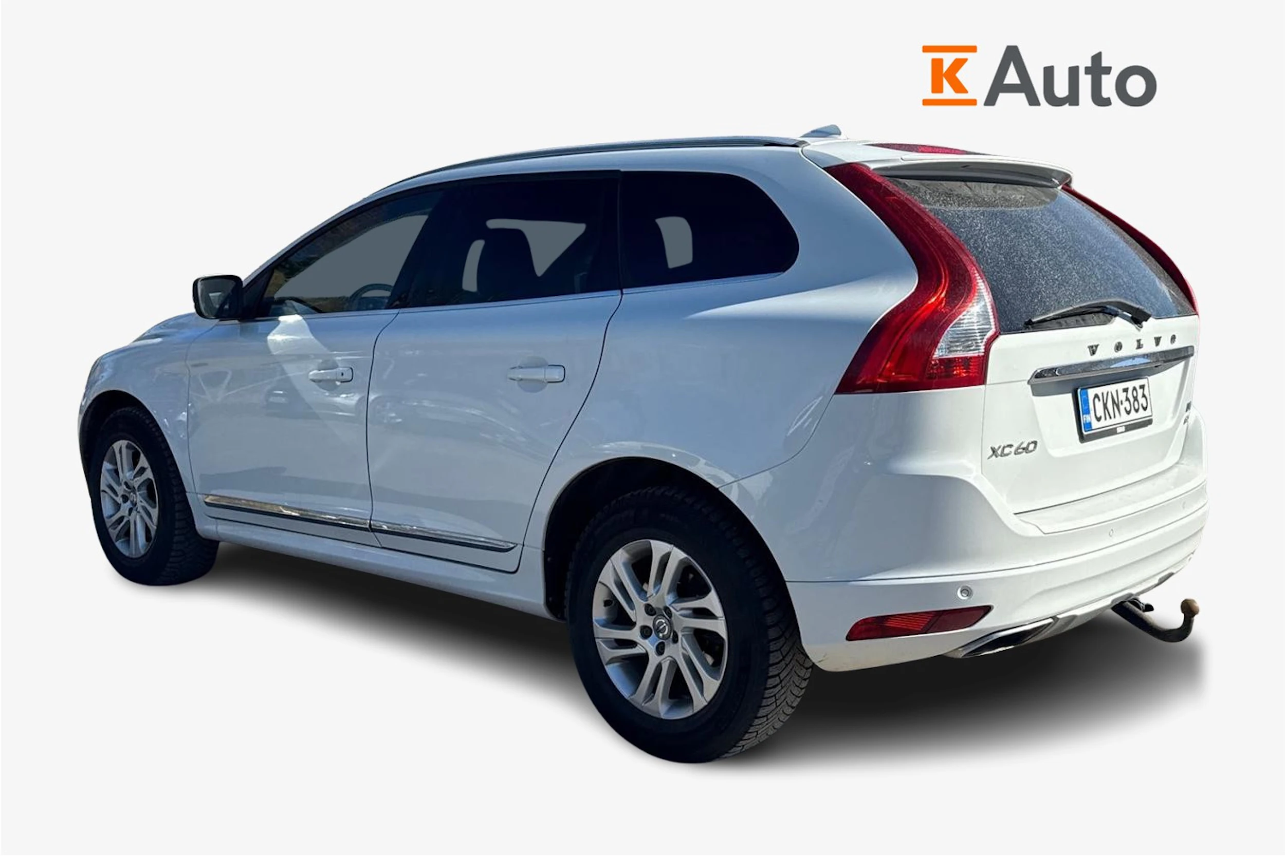 valkoinen Volvo XC60 2017 kuva 2.