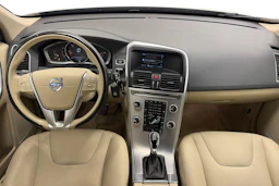 valkoinen Volvo XC60 2017 kuva 9.