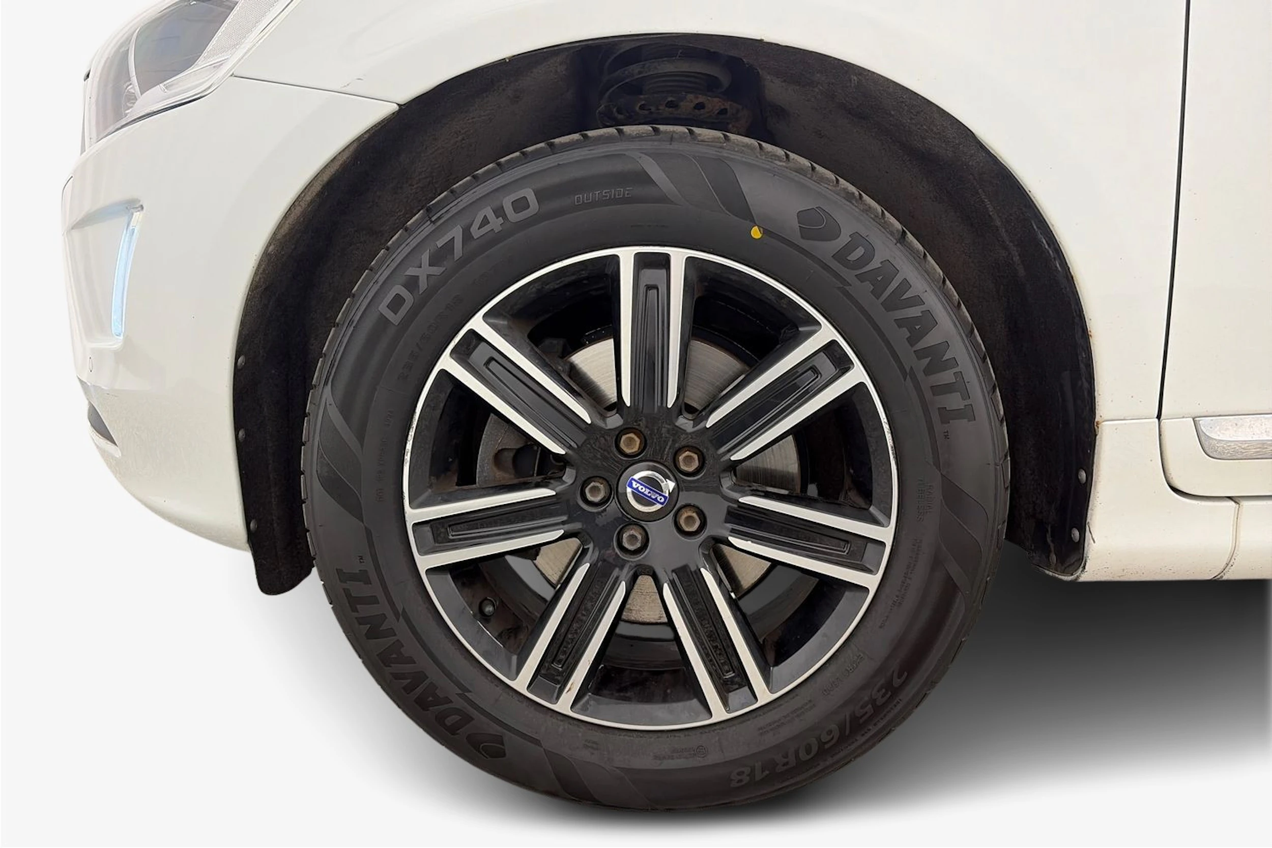 valkoinen Volvo XC60 2017 kuva 12.