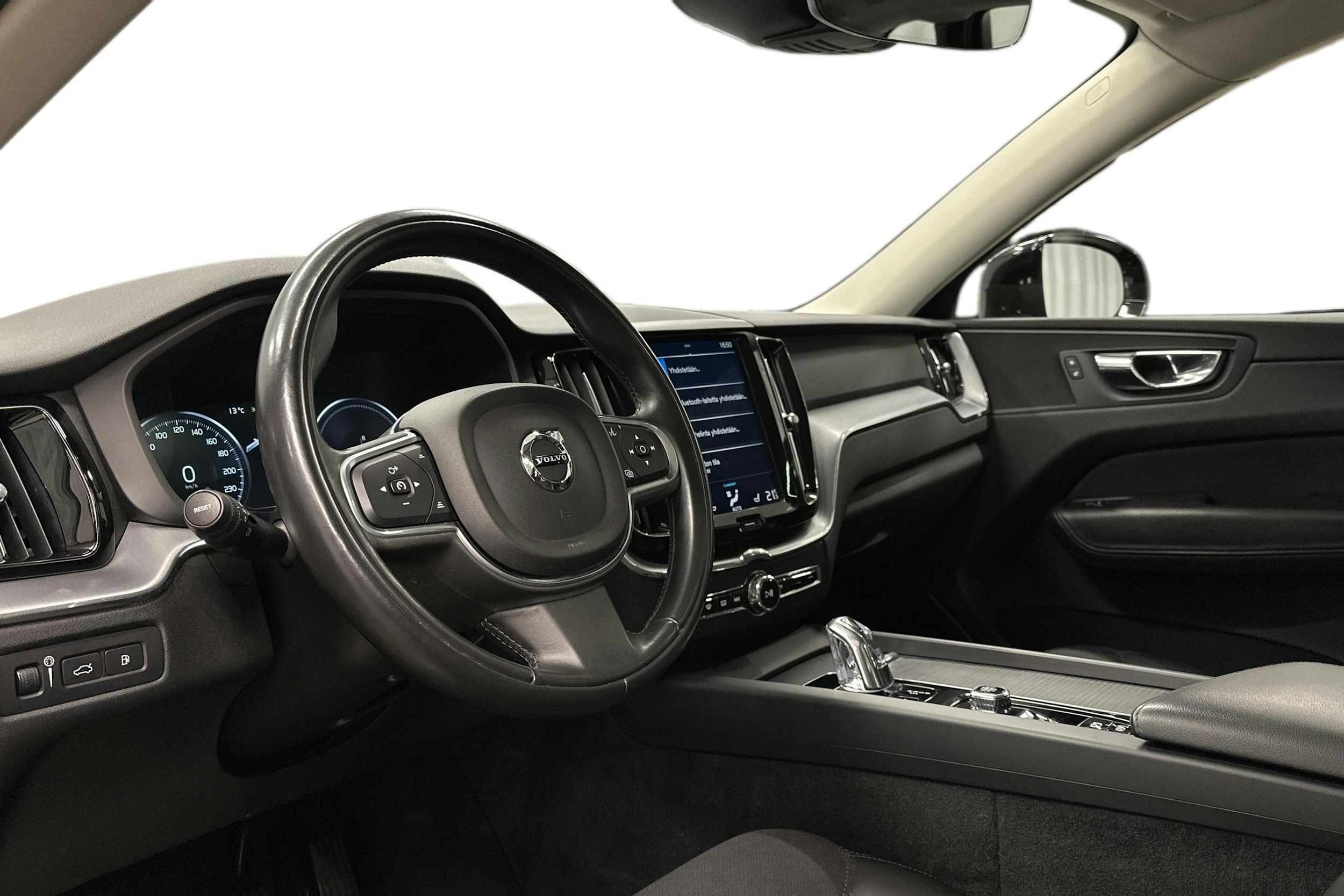 musta Volvo XC60 2018 kuva 7.