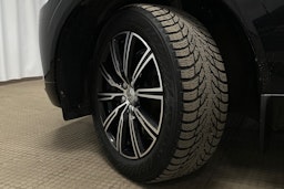 musta Volvo XC60 2018 kuva 13.