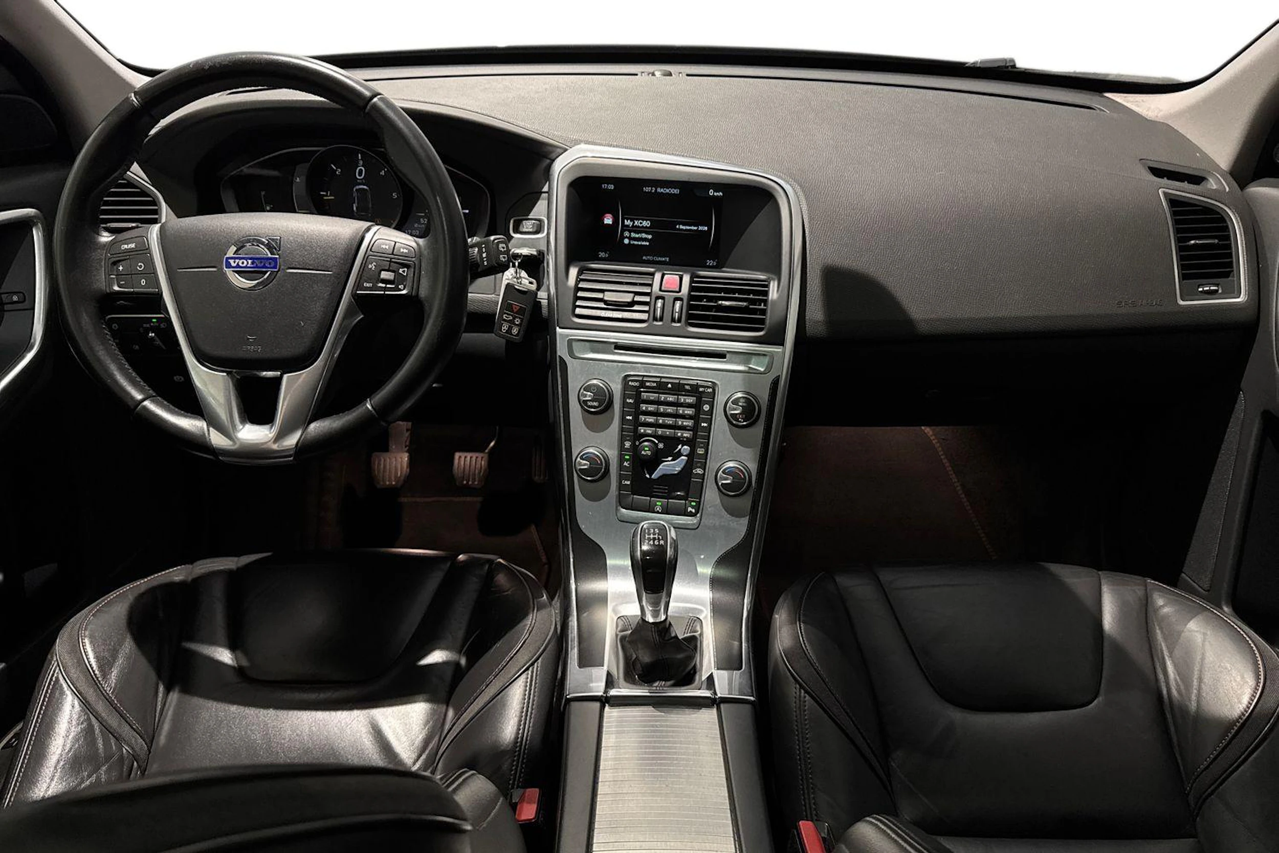 musta Volvo XC60 2017 kuva 7.