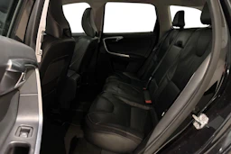 musta Volvo XC60 2017 kuva 8.