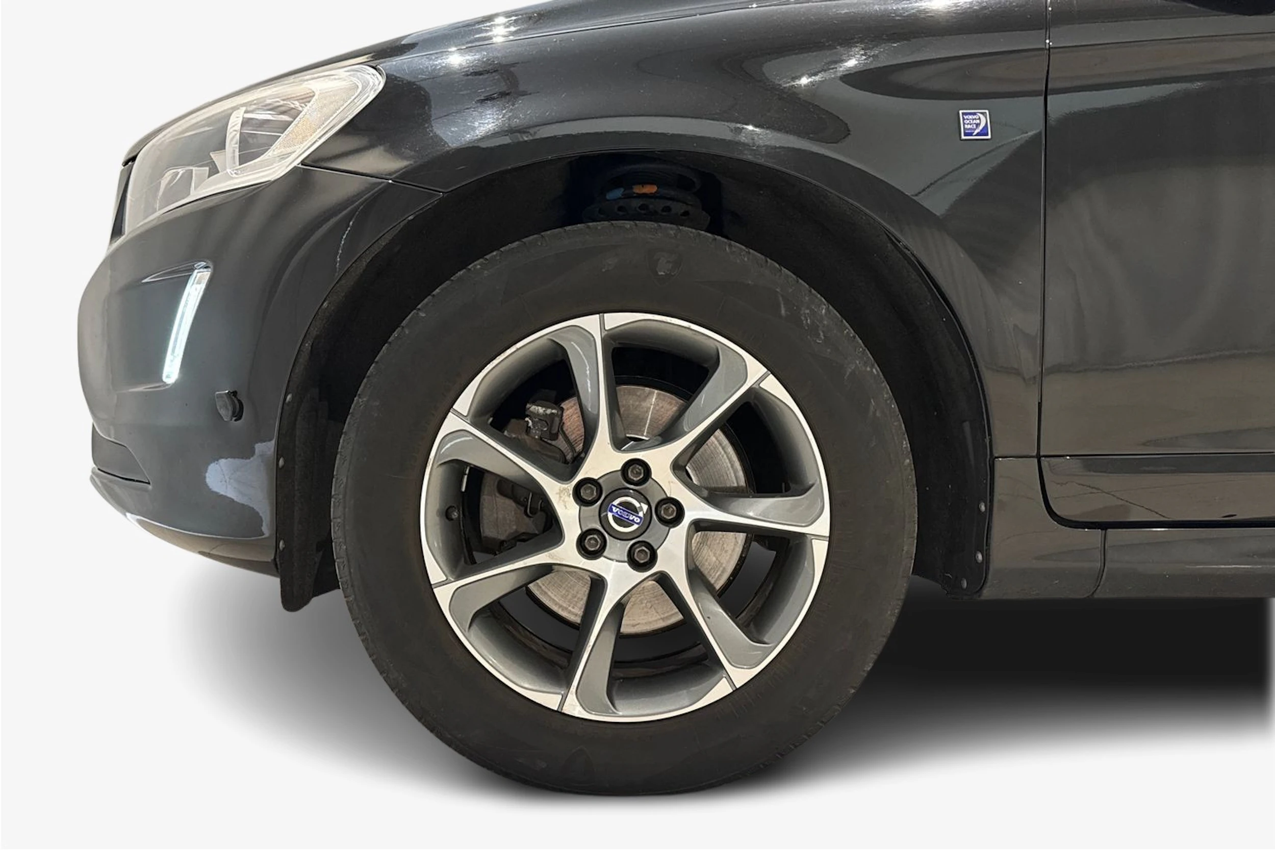 musta Volvo XC60 2017 kuva 9.
