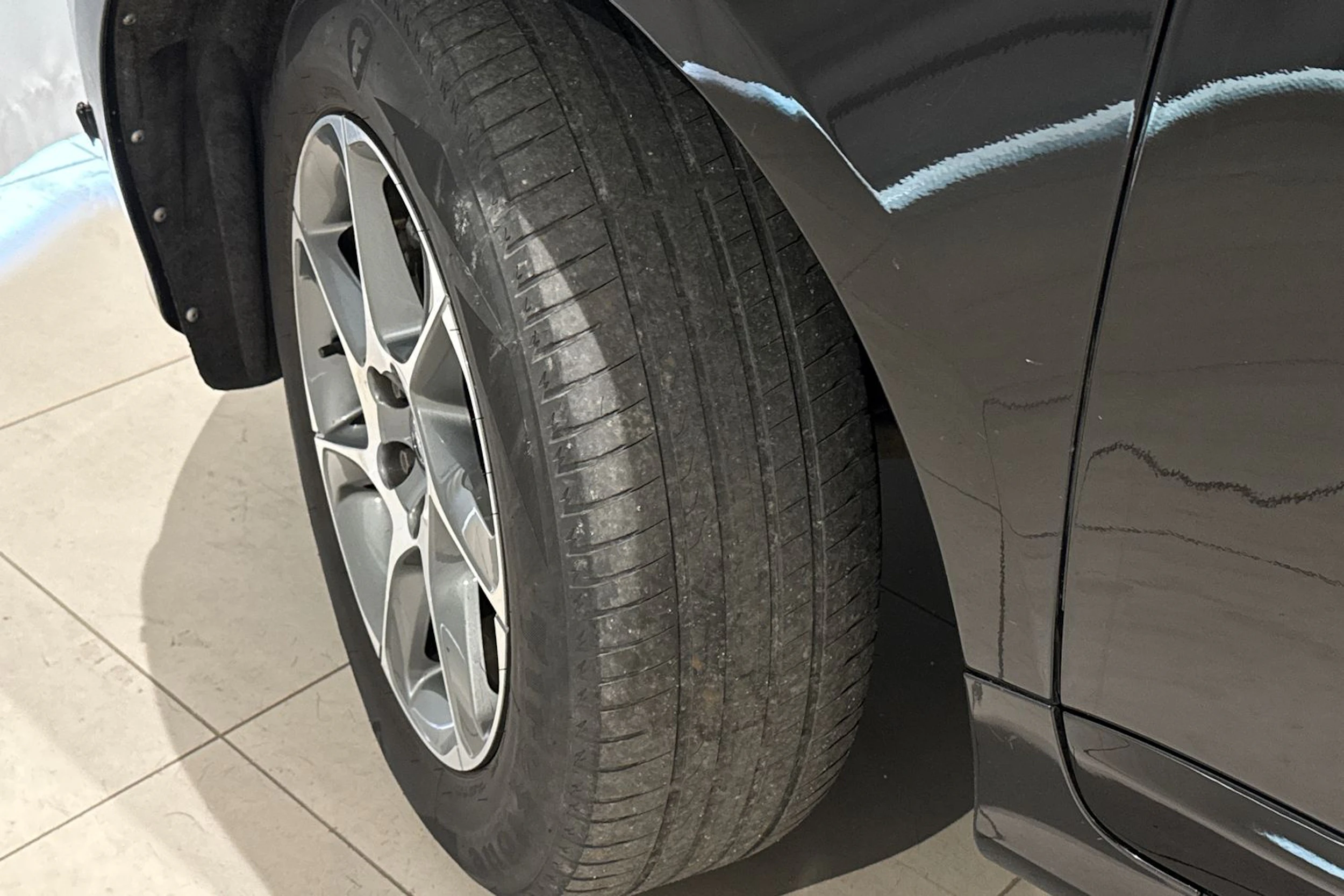 musta Volvo XC60 2017 kuva 10.