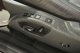 musta Volvo XC60 2017 kuva 17.