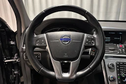 musta Volvo XC60 2017 kuva 18.
