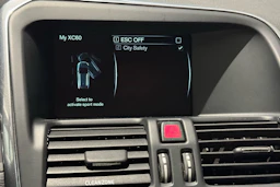 musta Volvo XC60 2017 kuva 22.