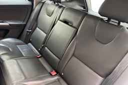 musta Volvo XC60 2017 kuva 11.