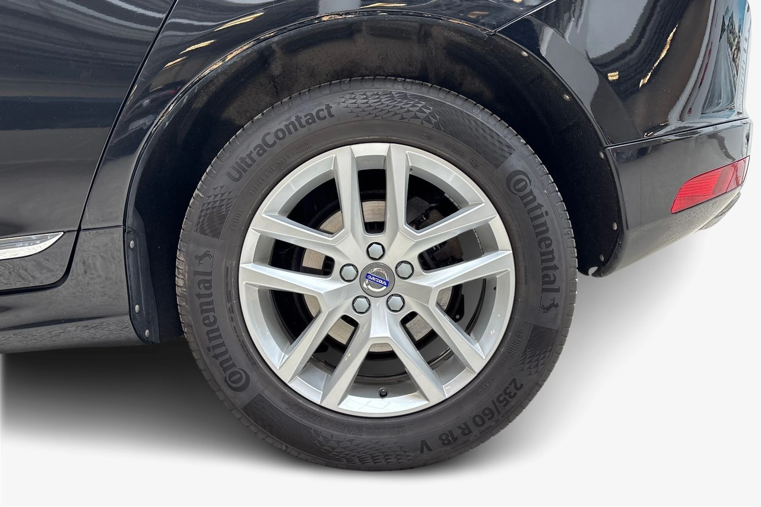 musta Volvo XC60 2017 kuva 12.