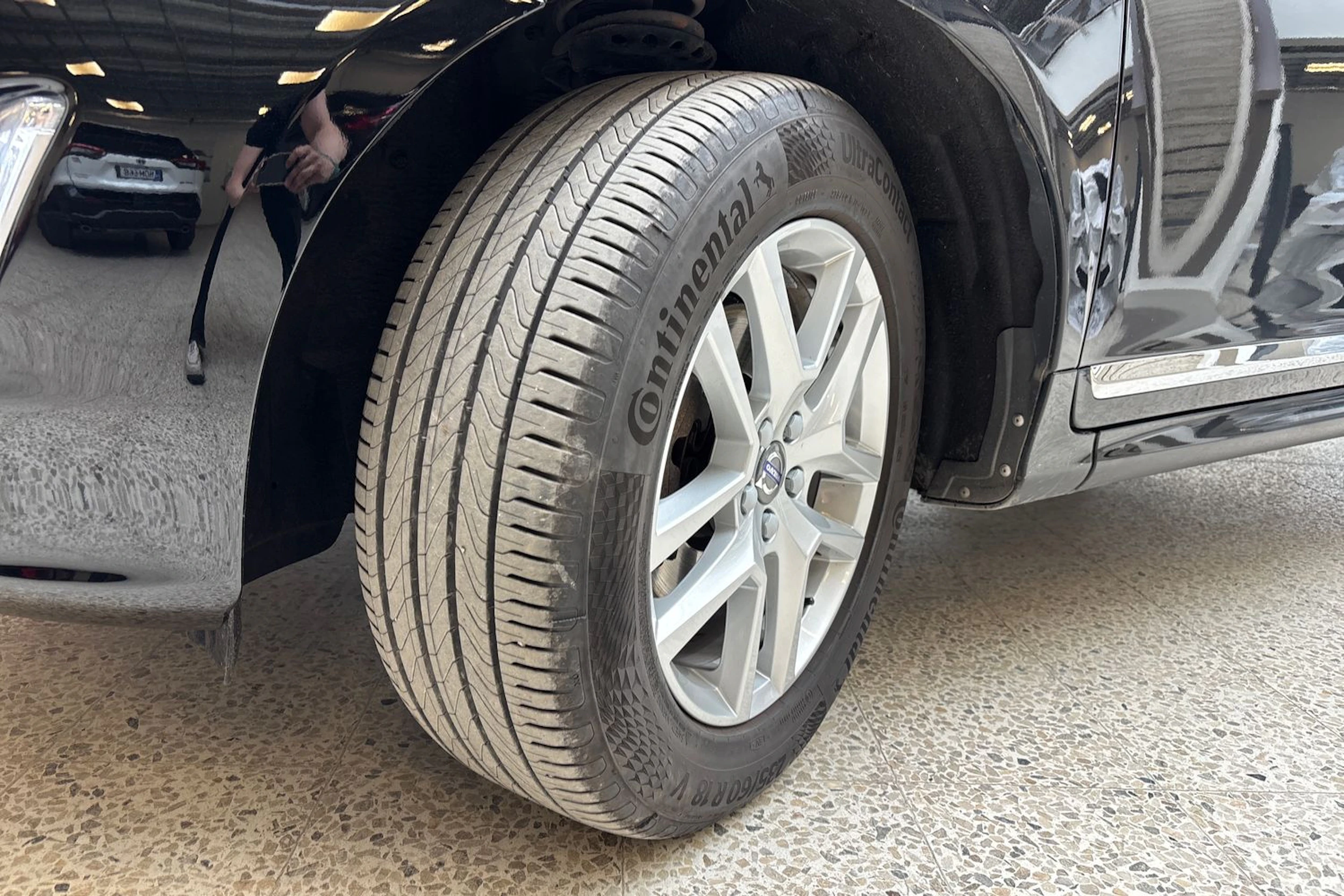 musta Volvo XC60 2017 kuva 13.