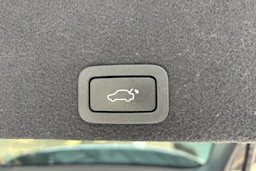 musta Volvo XC60 2017 kuva 16.