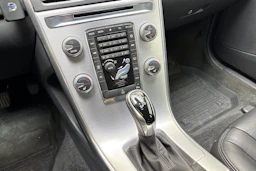 musta Volvo XC60 2017 kuva 23.