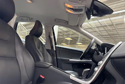 musta Volvo XC60 2017 kuva 24.