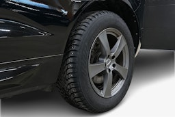 musta Volvo XC60 2018 kuva 11.