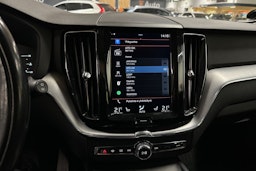 musta Volvo XC60 2018 kuva 19.