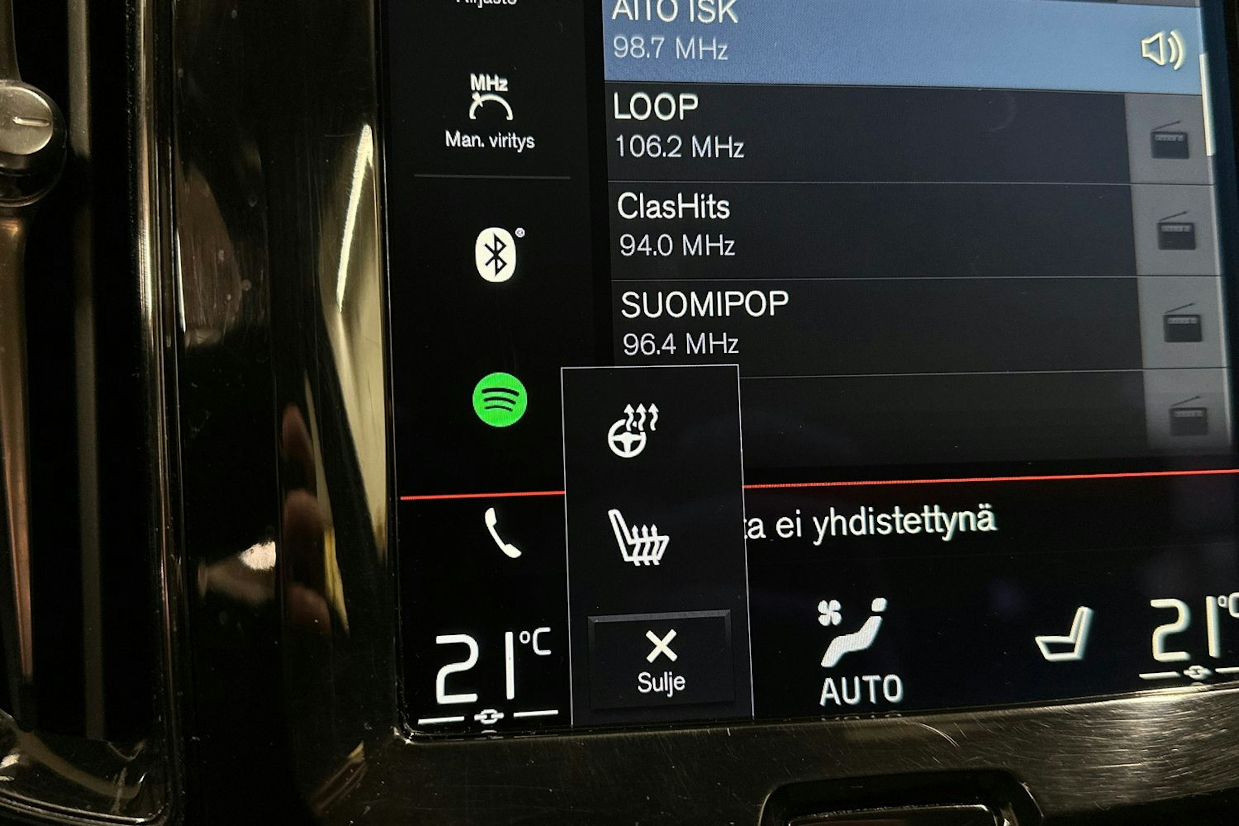 musta Volvo XC60 2018 kuva 20.