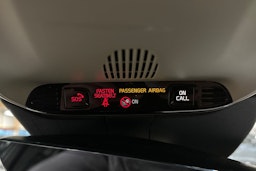 musta Volvo XC60 2018 kuva 22.