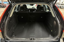 musta Volvo XC60 2018 kuva 24.