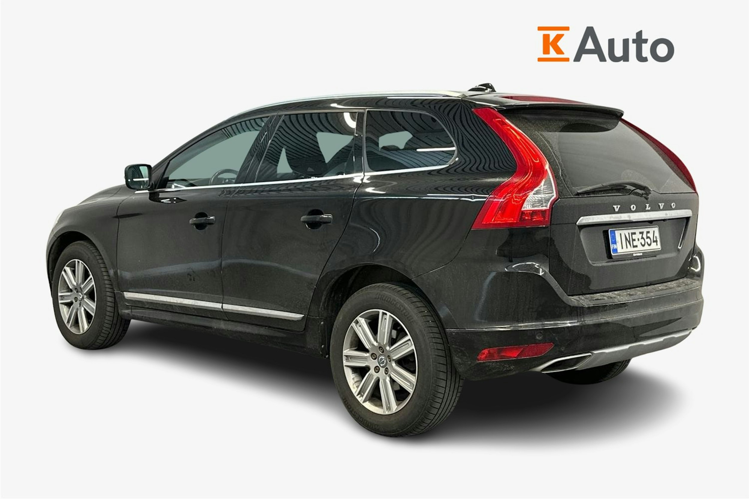 musta Volvo XC60 2017 kuva 2.