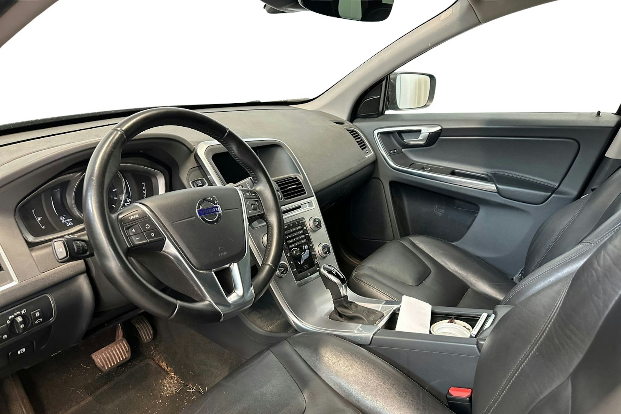 musta Volvo XC60 2017 kuva 3.