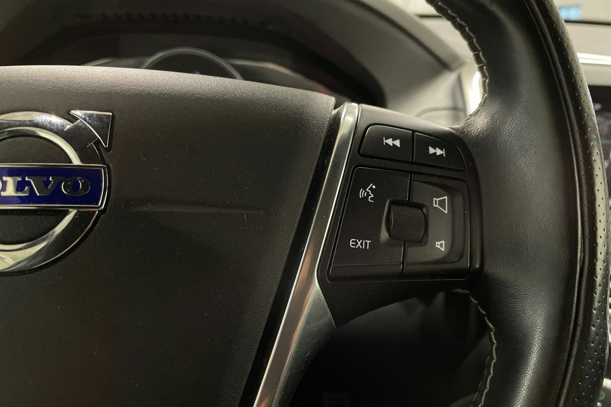 harmaa Volvo XC60 2017 kuva 23.