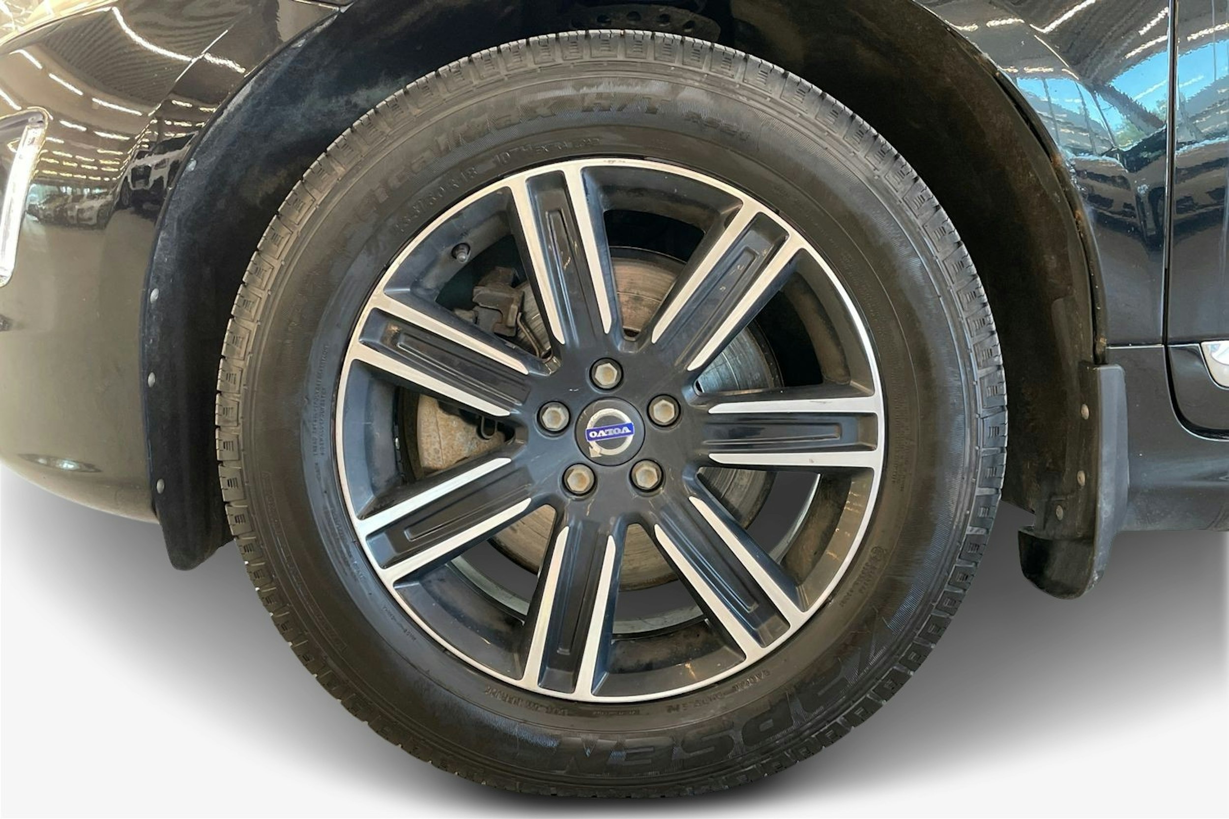 Musta Volvo XC60 2017 kuva 11.
