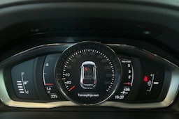 Musta Volvo XC60 2017 kuva 16.