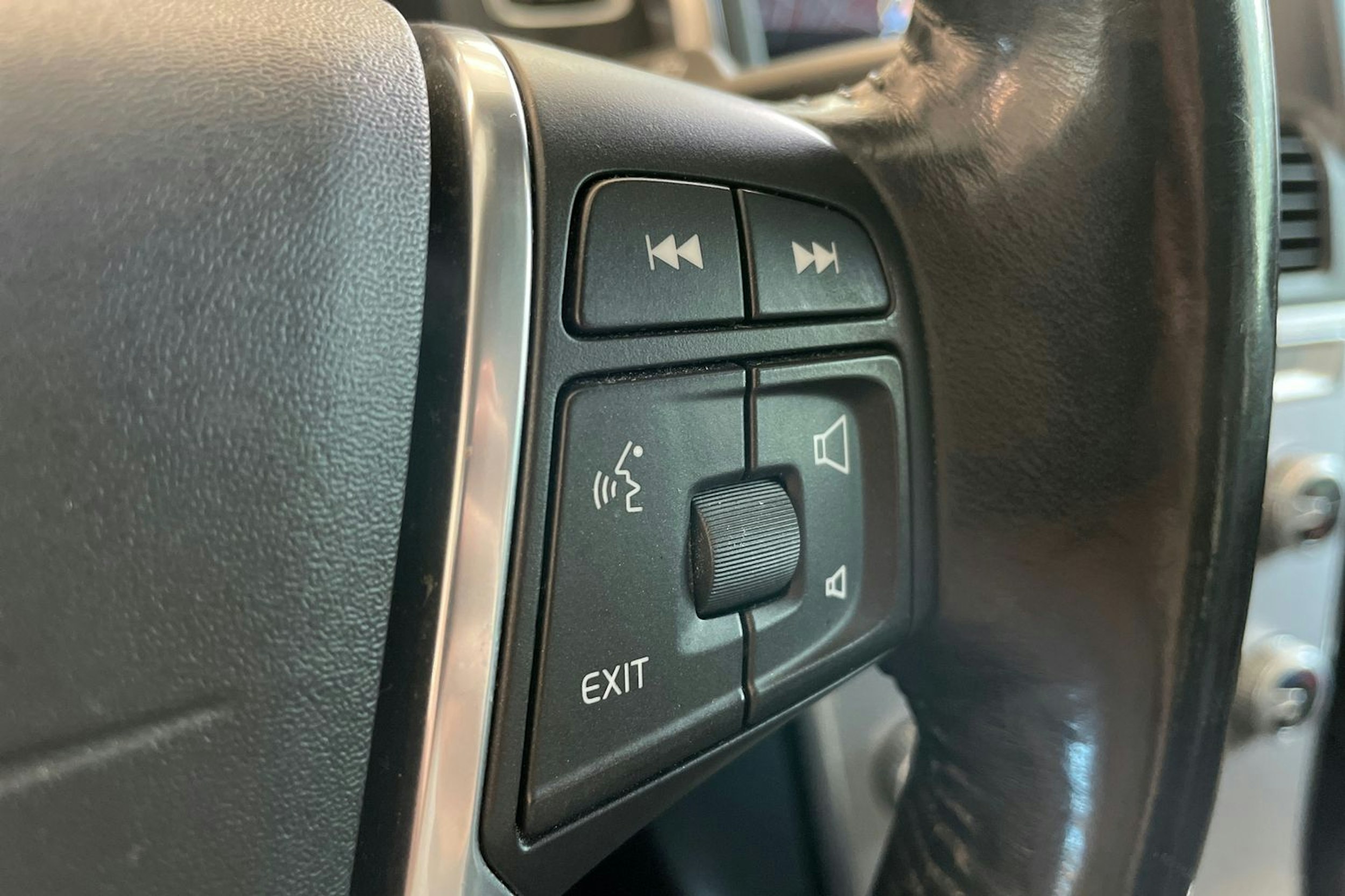 Musta Volvo XC60 2017 kuva 19.