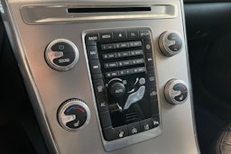 Musta Volvo XC60 2017 kuva 22.
