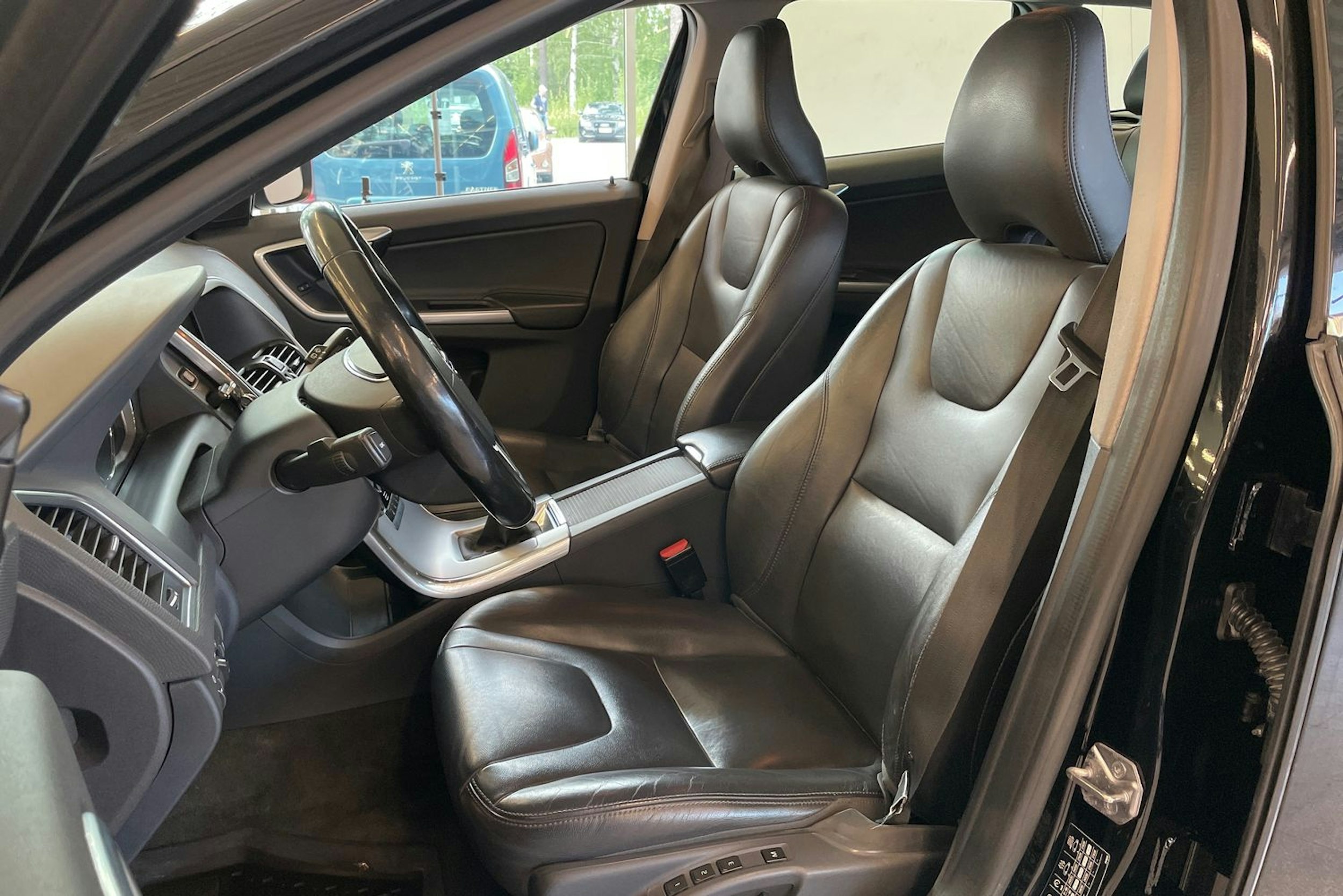 Musta Volvo XC60 2017 kuva 26.