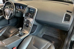 Musta Volvo XC60 2017 kuva 29.