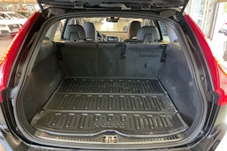 Musta Volvo XC60 2017 kuva 31.