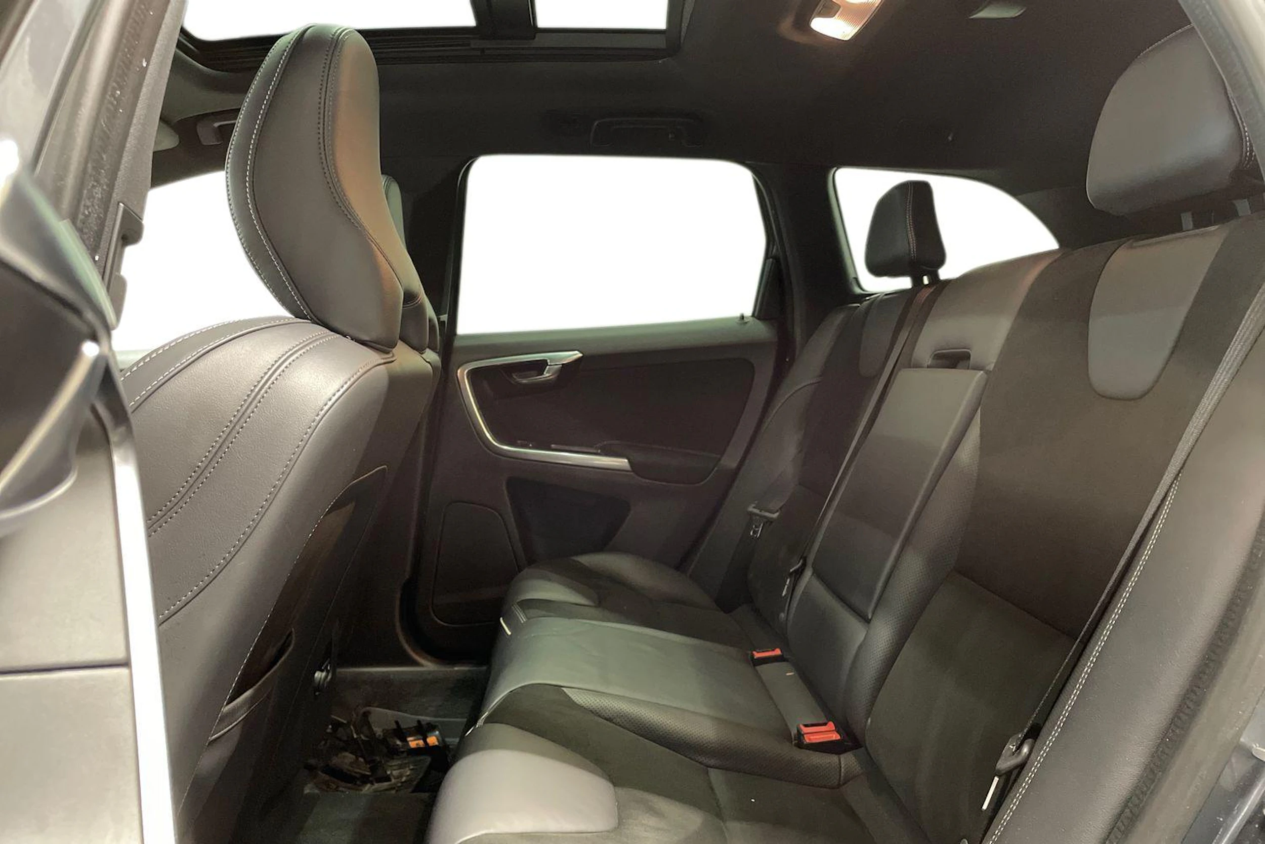 met. harmaa Volvo XC60 2017 kuva 8.