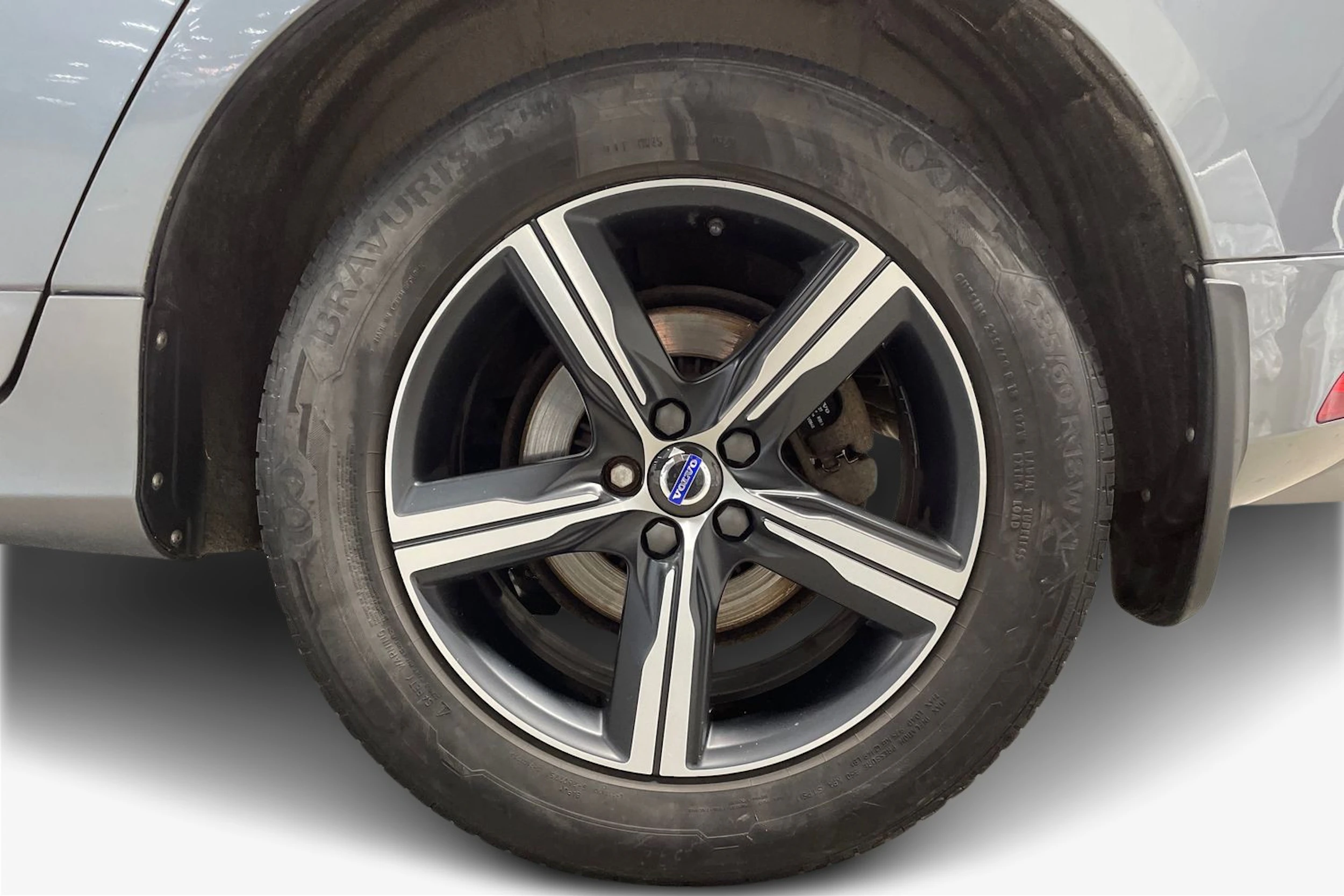 met. harmaa Volvo XC60 2017 kuva 9.