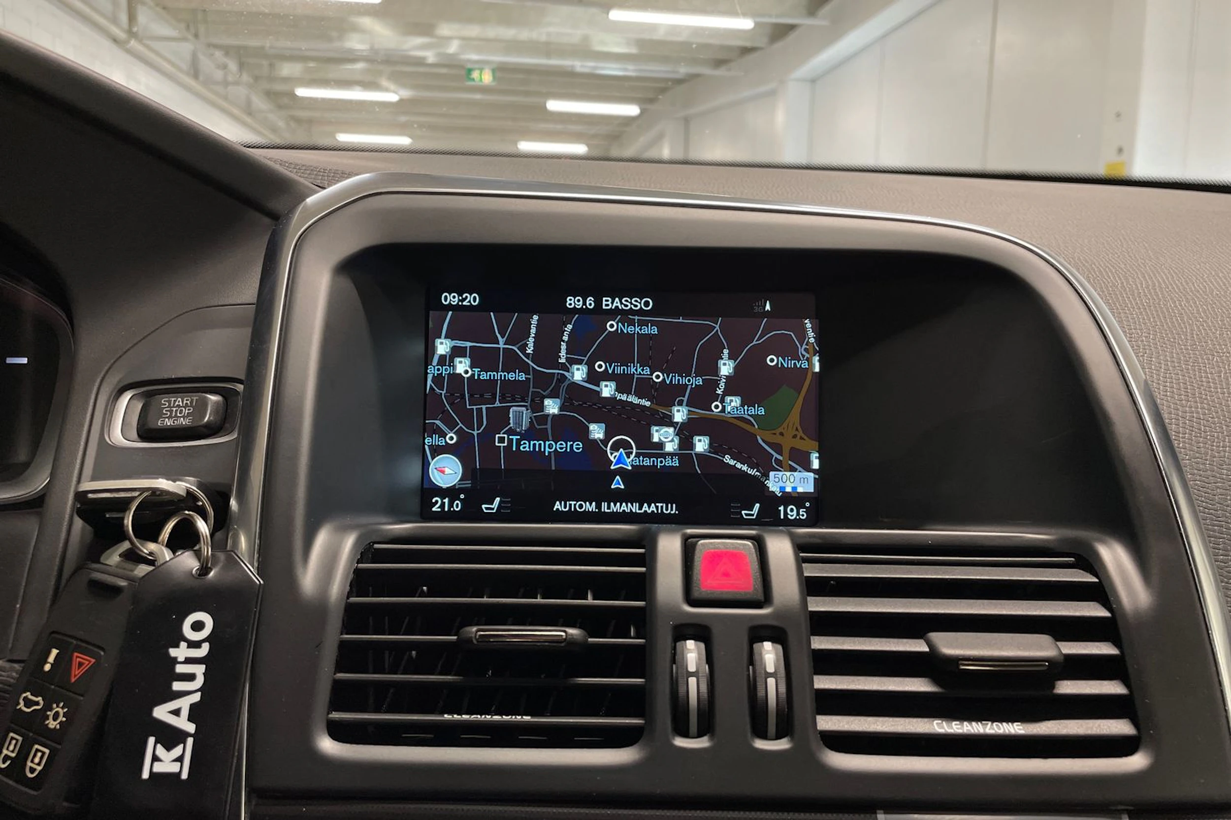 met. harmaa Volvo XC60 2017 kuva 15.
