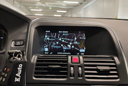 met. harmaa Volvo XC60 2017 kuva 15.