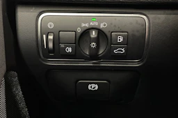 met. harmaa Volvo XC60 2017 kuva 17.