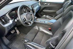harmaa Volvo XC60 2017 kuva 3.